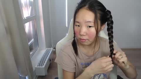 Snapshot of mira_g chatting on February 20, 12:04 pm mira_g online show from February 20, 12:04 pm