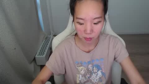 Snapshot of mira_g chatting on October 10, 1:49 pm mira_g online show from October 10, 1:49 pm