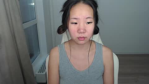 Snapshot of mira_g chatting on March 5, 12:55 pm mira_g online show from March 5, 12:55 pm