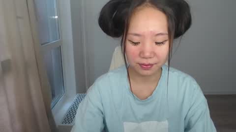 Snapshot of mira_g chatting on March 7, 7:30 am mira_g online show from March 7, 7:30 am