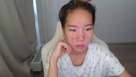 Snapshot of mira_g chatting on October 15, 6:49 am mira_g online show from October 15, 6:49 am