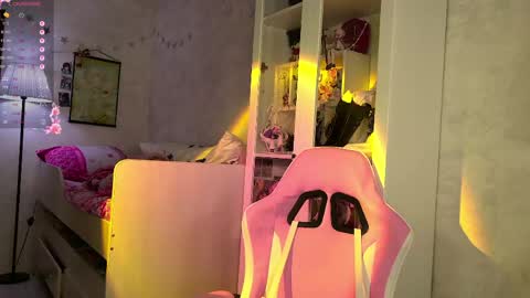 Mira online show from April 12, 10:12 pm