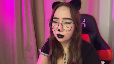 mira_light_ online show from October 31, 3:27 pm