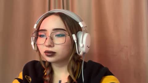 mira_light_ online show from October 2, 3:06 pm