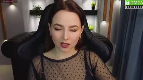 Snapshot of mira_mermayd chatting on March 7, 2:04 am Mira online show from March 7, 2:04 am