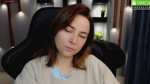 Snapshot of mira_mermayd chatting on February 9, 1:45 am Mira online show from February 9, 1:45 am