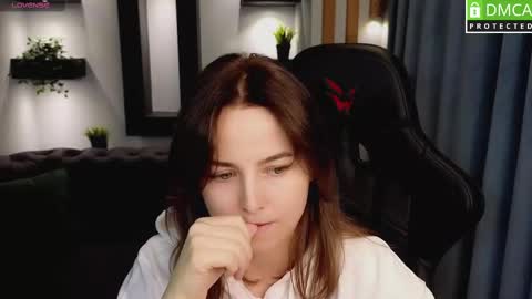 Snapshot of mira_mermayd chatting on March 2, 8:05 am Mira online show from March 2, 8:05 am