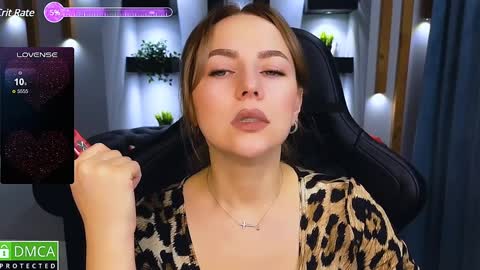 Snapshot of mira_mermayd chatting on December 20, 1:25 am Mira online show from December 20, 1:25 am