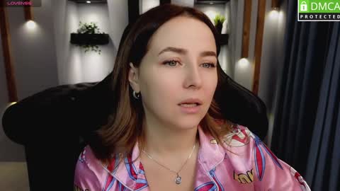 Snapshot of mira_mermayd chatting on February 6, 1:16 am Mira online show from February 6, 1:16 am