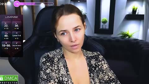 Snapshot of mira_mermayd chatting on December 5, 2:42 am Mira online show from December 5, 2:42 am