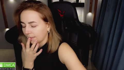 Snapshot of mira_mermayd chatting on January 3, 8:10 am Mira online show from January 3, 8:10 am