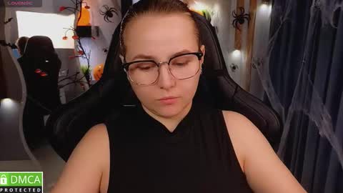 Snapshot of mira_mermayd chatting on October 27, 8:10 am Mira online show from October 27, 8:10 am