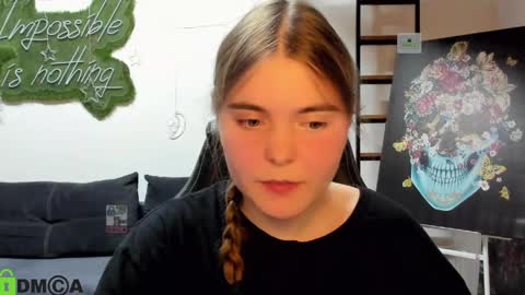 miraa_bloom online show from April 7, 1:57 pm