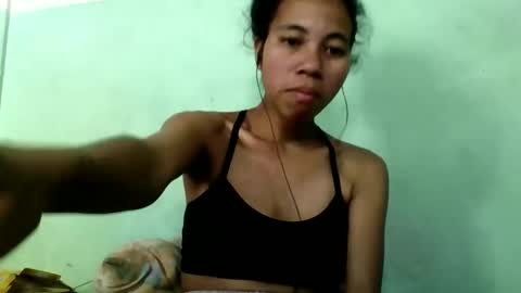 Snapshot of mirah881 chatting on October 24, 10:44 am mirah881 online show from October 24, 10:44 am