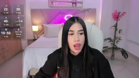 miranda_crawfor online show from April 14, 5:29 am