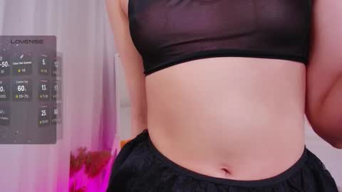 Snapshot of miranda_kery chatting on October 31, 7:34 am Mira online show from October 31, 7:34 am