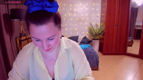 MirandaDyson online show from April 1, 7:33 pm