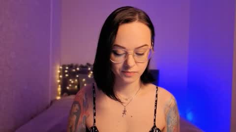 MiraSkyy online show from February 5, 3:37 pm