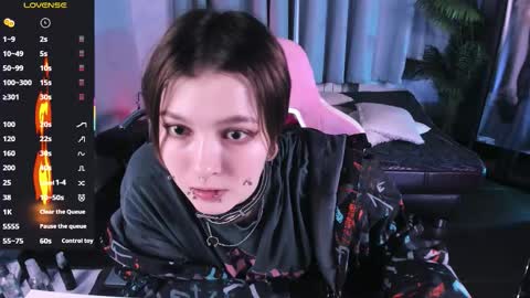 MiraVelle online show from October 19, 9:28 pm