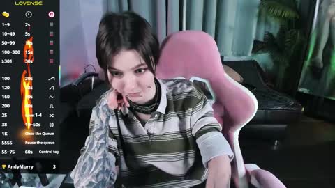 MiraVelle online show from October 20, 9:51 pm