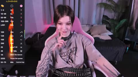 MiraVelle online show from October 9, 9:19 pm