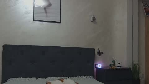 miriam04 online show from April 15, 9:15 pm