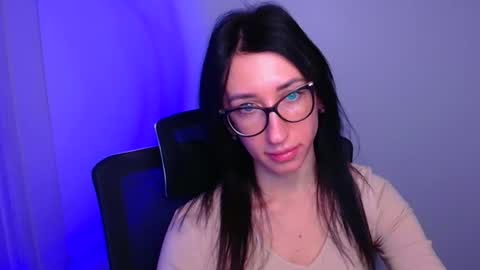 Mariam online show from November 20, 2:07 pm