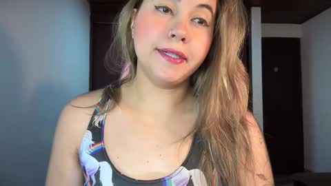 Snapshot of mirilinda chatting on October 12, 2:47 am mirilinda online show from October 12, 2:47 am