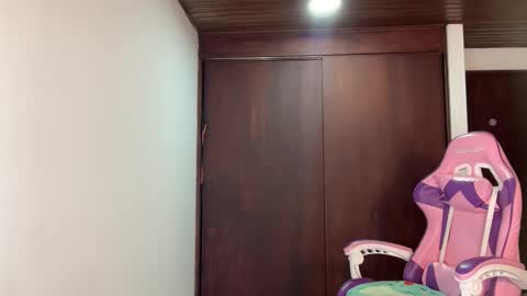 Snapshot of mirilinda chatting on October 28, 3:56 am mirilinda online show from October 28, 3:56 am