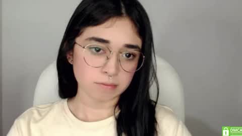 Snapshot of misha__sweet__27 chatting on October 17, 5:10 am misha online show from October 17, 5:10 am
