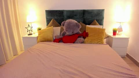 mishapallmer online show from October 15, 8:17 am