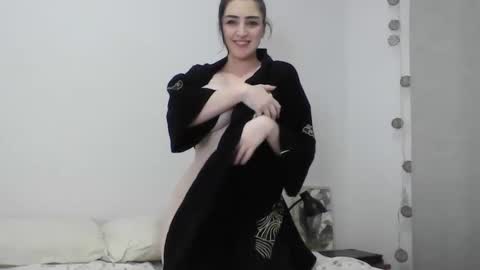 Elora online show from February 13, 8:32 pm