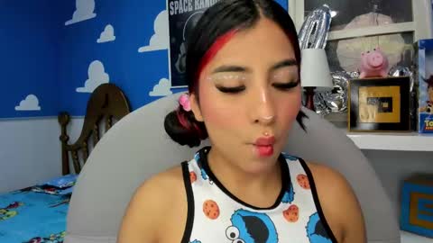 Snapshot of miss___allison chatting on February 17, 11:02 am Allison online show from February 17, 11:02 am