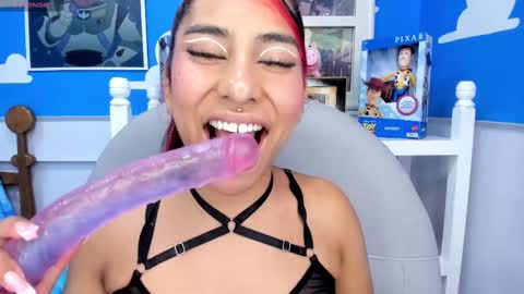 Snapshot of miss___allison chatting on February 13, 12:54 pm Allison online show from February 13, 12:54 pm