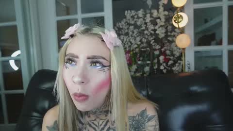 miss___angel online show from February 4, 11:13 am