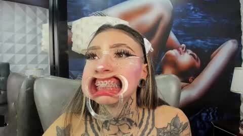 Snapshot of miss___angel chatting on September 20, 6:39 pm miss___angel online show from September 20, 6:39 pm