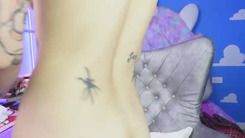 Snapshot of miss___angel chatting on October 15, 6:43 pm miss___angel online show from October 15, 6:43 pm