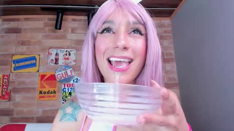 Snapshot of miss___evangeline chatting on September 25, 3:05 am Evangeline online show from September 25, 3:05 am