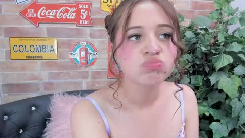 Snapshot of miss___salome chatting on September 11, 6:52 pm Salome online show from September 11, 6:52 pm