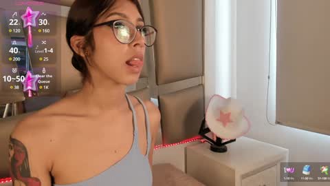 Soy lola online show from December 4, 8:29 pm