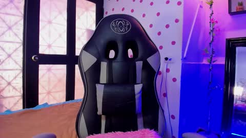 Snapshot of miss_akemi chatting on October 27, 2:45 pm Akemi 3 online show from October 27, 2:45 pm