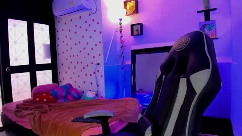 Snapshot of miss_akemi chatting on October 4, 1:50 pm Akemi 3 online show from October 4, 1:50 pm