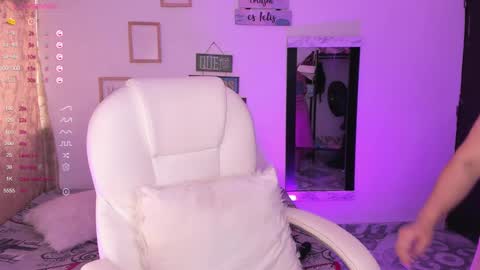 Snapshot of miss_alice0 chatting on January 26, 3:47 pm Alice online show from January 26, 3:47 pm