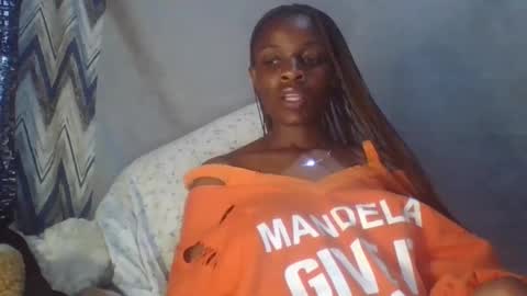 Snapshot of miss_belllo chatting on March 8, 7:40 pm miss_belllo online show from March 8, 7:40 pm
