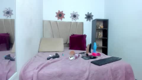 Snapshot of miss_big_ass21 chatting on October 27, 12:39 am miss_big_ass21 online show from October 27, 12:39 am