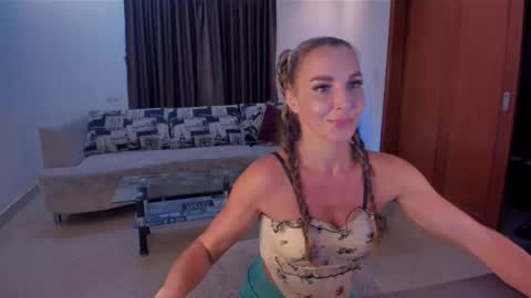 miss_bikini online show from September 13, 8:06 pm