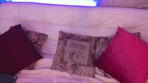 Snapshot of miss_brenda_ chatting on October 18, 12:52 pm Camila online show from October 18, 12:52 pm