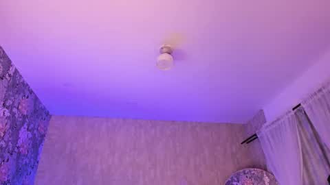 Snapshot of miss_brenda_ chatting on October 16, 12:30 pm Camila online show from October 16, 12:30 pm