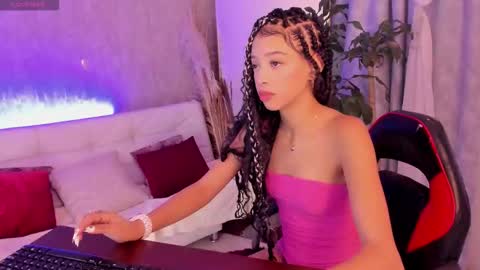 Snapshot of miss_brenda_ chatting on September 26, 12:25 pm Camila online show from September 26, 12:25 pm