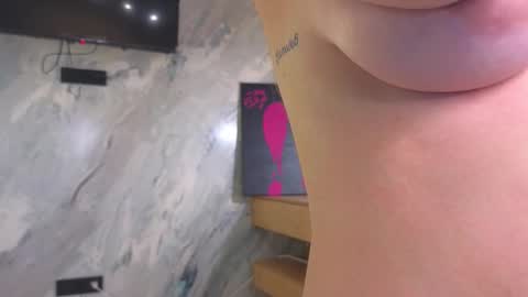 Snapshot of miss_bubbles chatting on October 6, 1:55 am Sandy online show from October 6, 1:55 am